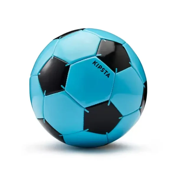 Ballon de football KIPSTA BLEU et NOIR arrière plan blanc